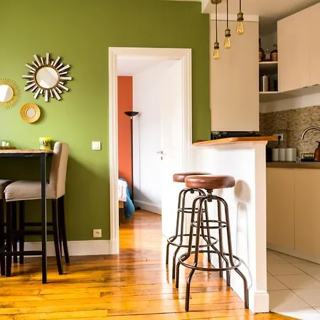 Newly Renovated In Trocadero