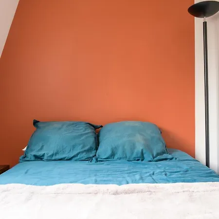 Newly Renovated In Trocadero Paris